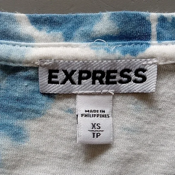 Add To Bundle | Express Blue & White Tie Dye Fitted Scoop Neck T-Shirt XS - Picture 7 of 10